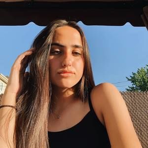 Meet your Posher, Denisa